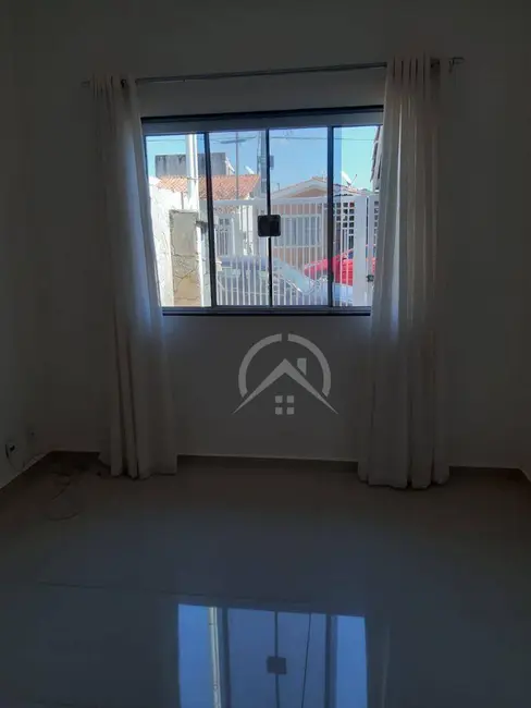 Casa com 2 quartos à venda, 161m2 em Parque dos Coqueiros, Atibaia - SP - imagem 3 Foto 3 de Casa com 2 quartos à venda, 161m2 em Parque dos Coqueiros, Atibaia - SP