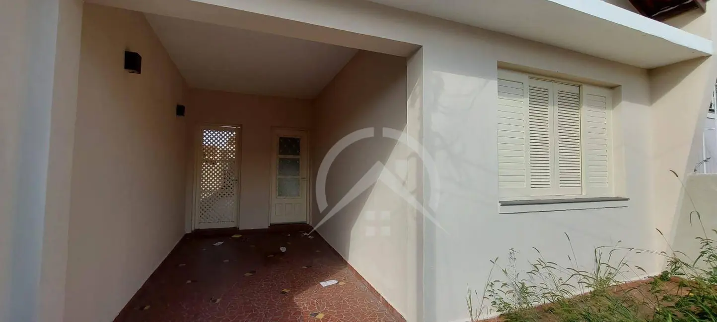 Foto 2 de Casa com 2 quartos para alugar, 150m2 em Centro, Atibaia - SP