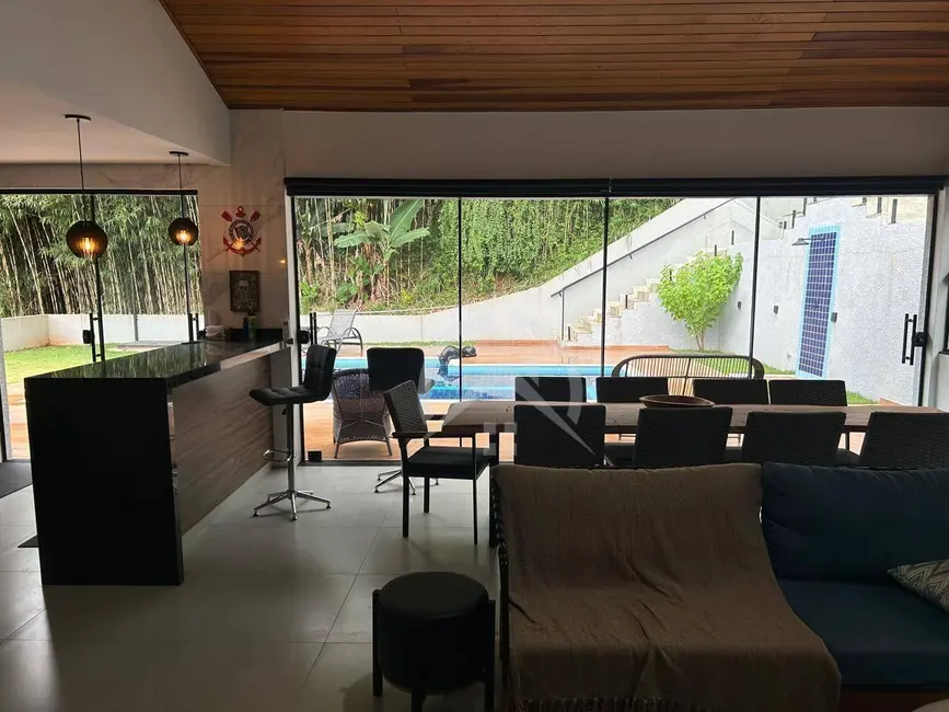 Foto 8 de Casa com 3 quartos à venda, 800m2 em Atibaia - SP