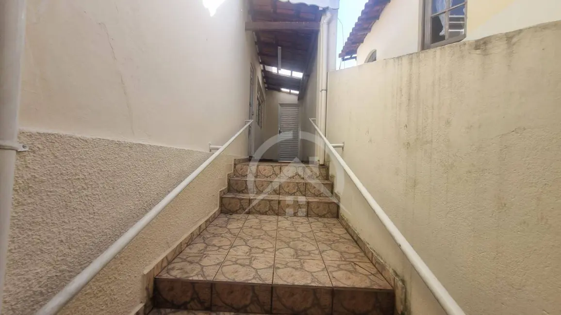 Foto 2 de Casa com 4 quartos à venda e para alugar, 120m2 em Jardim Alvinópolis, Atibaia - SP
