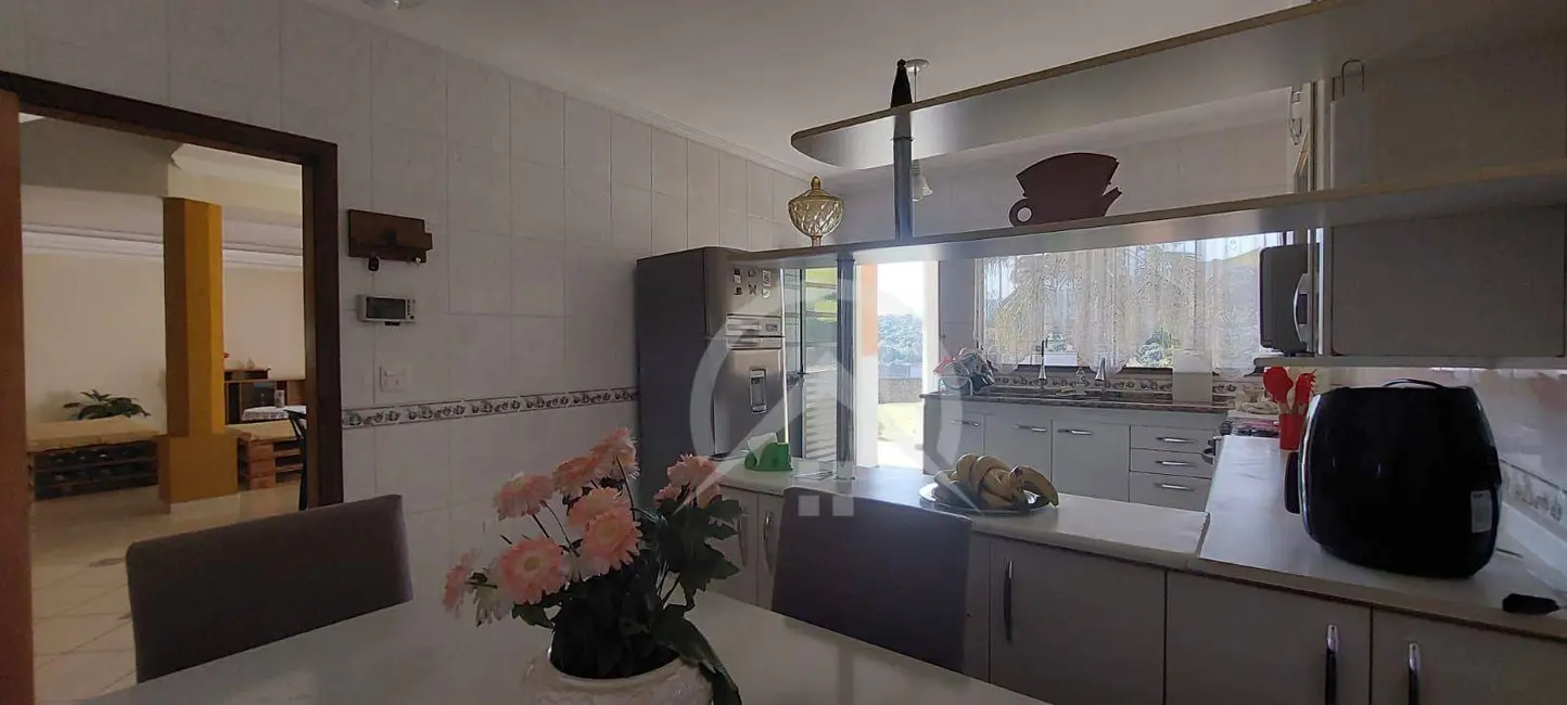 Foto 2 de Chácara com 6 quartos à venda e para alugar, 1400m2 em Jardim Estância Brasil, Atibaia - SP