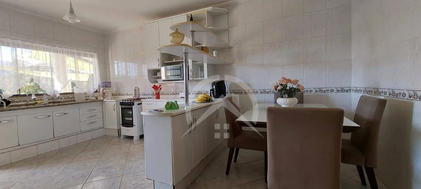 Foto 4 de Chácara com 6 quartos à venda e para alugar, 1400m2 em Jardim Estância Brasil, Atibaia - SP