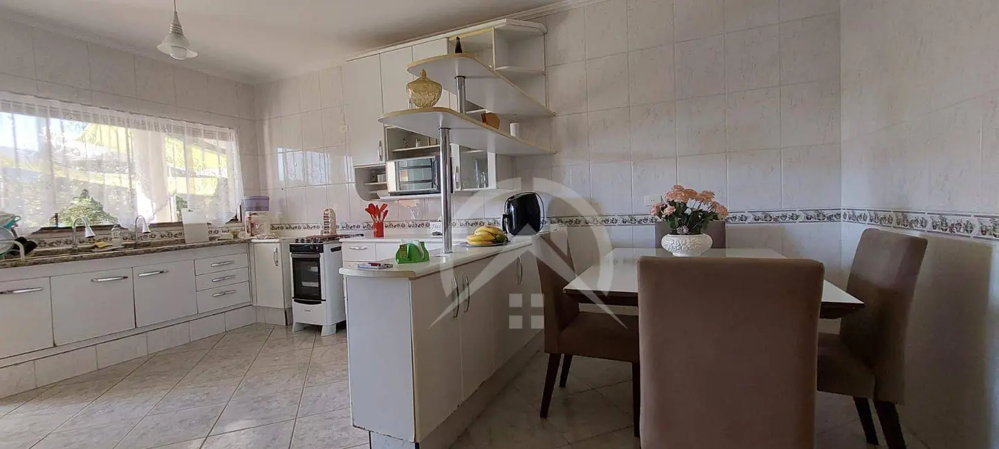 Foto 5 de Chácara com 6 quartos à venda e para alugar, 1400m2 em Jardim Estância Brasil, Atibaia - SP