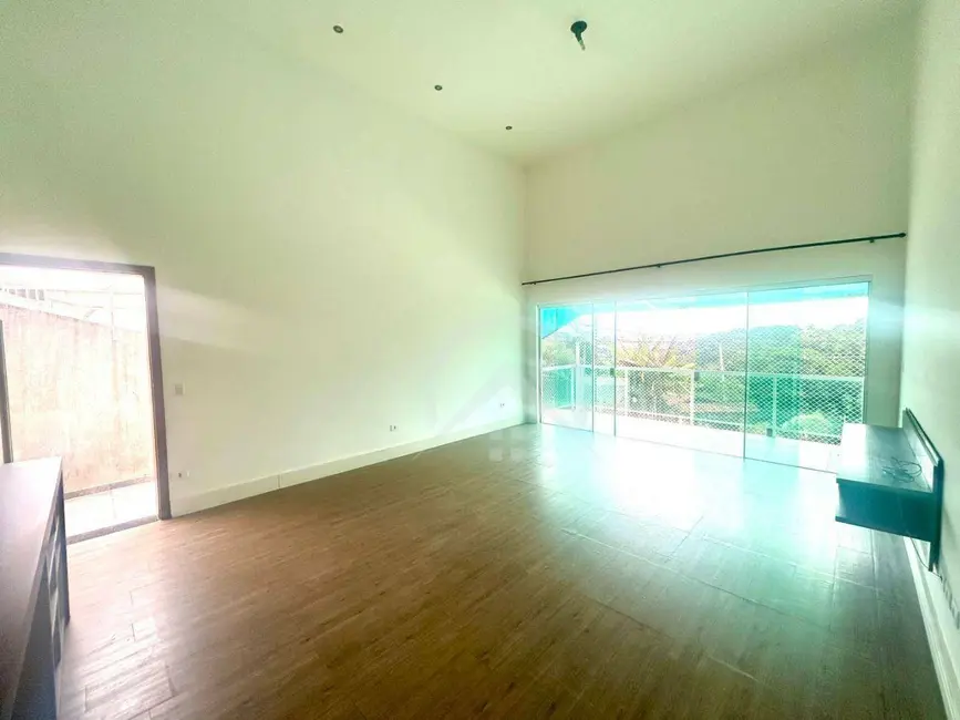 Sobrado com 3 quartos à venda, 250m2 em Jardim Paulista, Atibaia - SP - imagem 4 Foto 4 de Sobrado com 3 quartos à venda, 250m2 em Jardim Paulista, Atibaia - SP