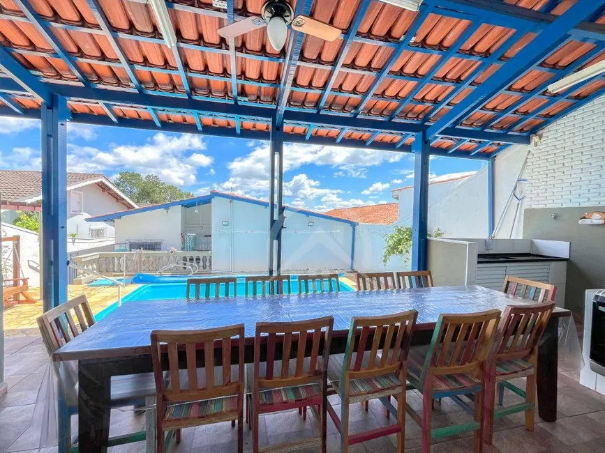 Casa com 4 quartos à venda, 418m2 em Vila Rica, Atibaia - SP - imagem 3 Foto 3 de Casa com 4 quartos à venda, 418m2 em Vila Rica, Atibaia - SP