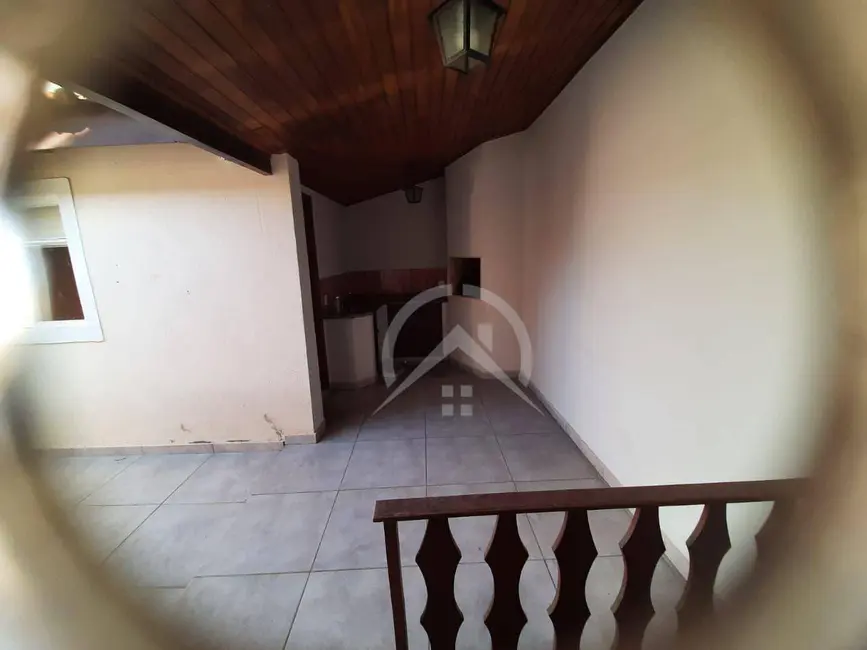 Casa com 3 quartos para alugar, 670m2 em Vila Santista, Atibaia - SP - imagem 6 Foto 6 de Casa com 3 quartos para alugar, 670m2 em Vila Santista, Atibaia - SP