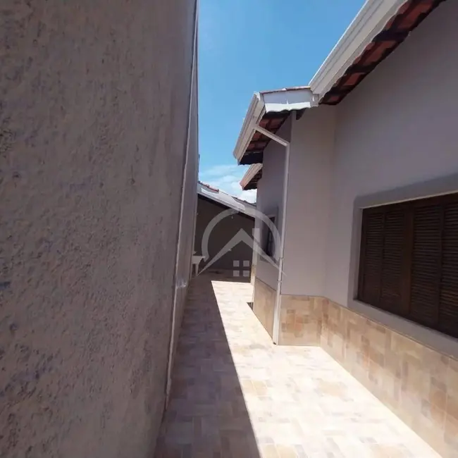 Casa com 3 quartos para alugar, 510m2 em Jardim Shangri-Lá, Atibaia - SP - imagem 2 Foto 2 de Casa com 3 quartos para alugar, 510m2 em Jardim Shangri-Lá, Atibaia - SP