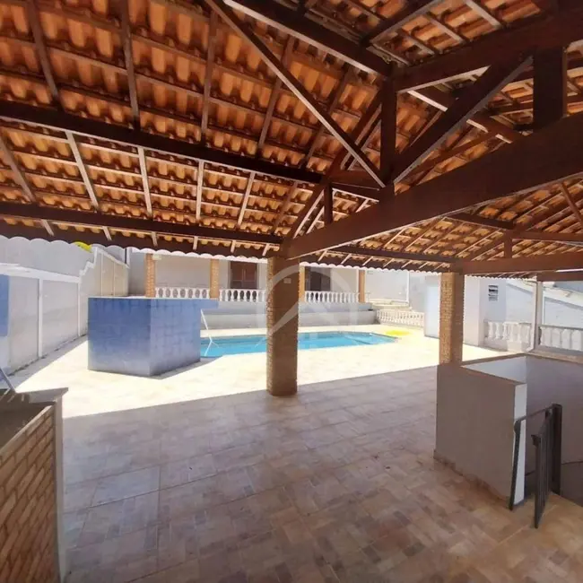 Casa com 3 quartos para alugar, 510m2 em Jardim Shangri-Lá, Atibaia - SP - imagem 1 Foto 1 de Casa com 3 quartos para alugar, 510m2 em Jardim Shangri-Lá, Atibaia - SP