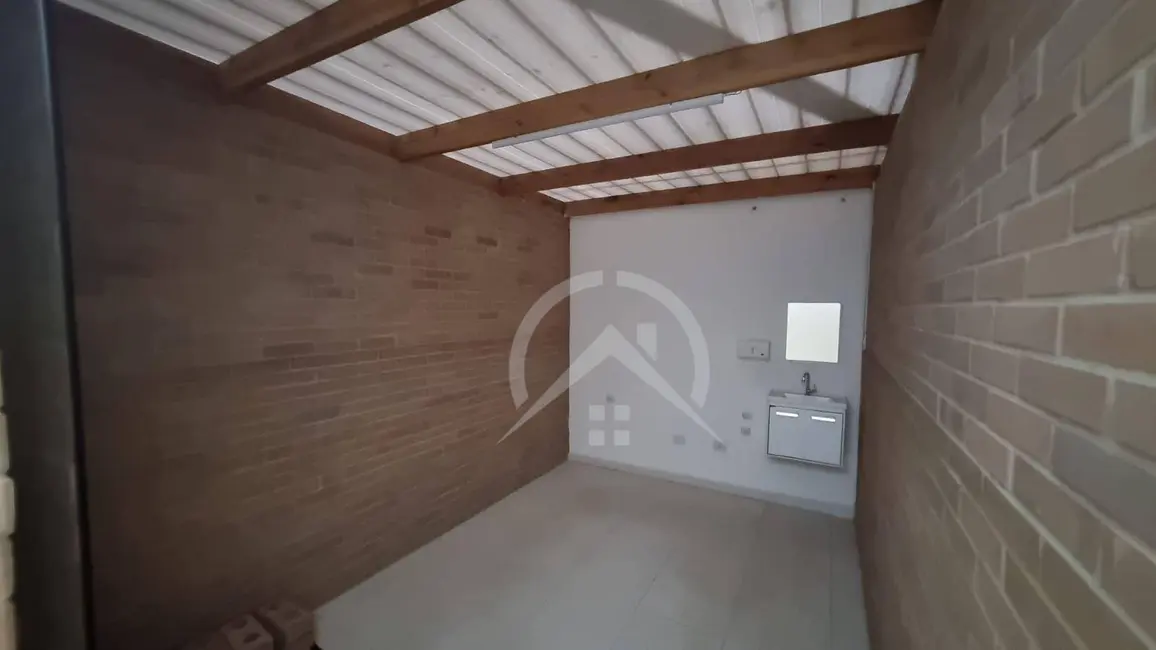 Armazém / Galpão para alugar, 150m2 em Atibaia - SP - imagem 8 Foto 8 de Armazém / Galpão para alugar, 150m2 em Atibaia - SP