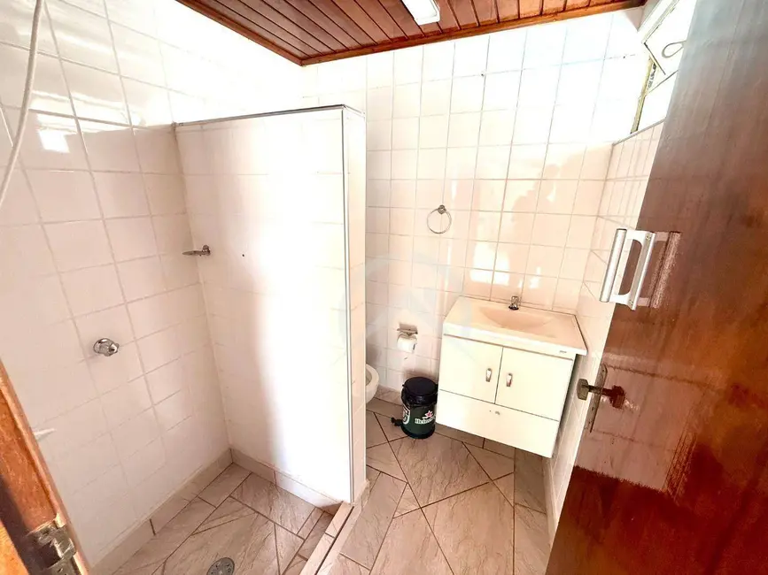Foto 7 de Casa com 3 quartos para alugar, 300m2 em Vila Helena, Atibaia - SP