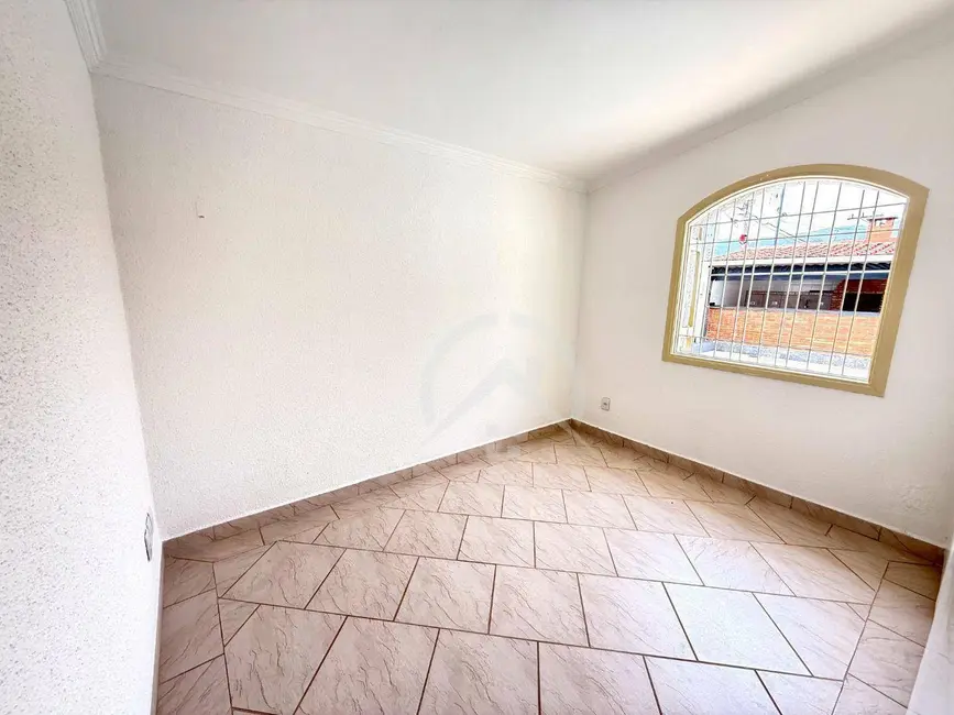 Foto 4 de Casa com 3 quartos para alugar, 300m2 em Vila Helena, Atibaia - SP