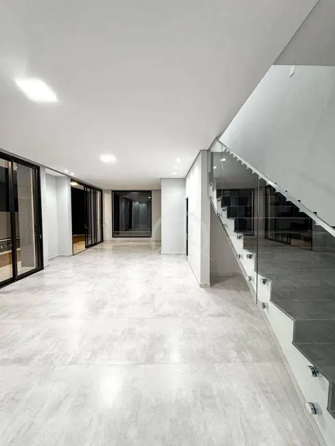 Foto 8 de Sobrado com 3 quartos à venda, 600m2 em Atibaia - SP