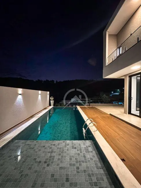 Foto 3 de Sobrado com 3 quartos à venda, 600m2 em Atibaia - SP