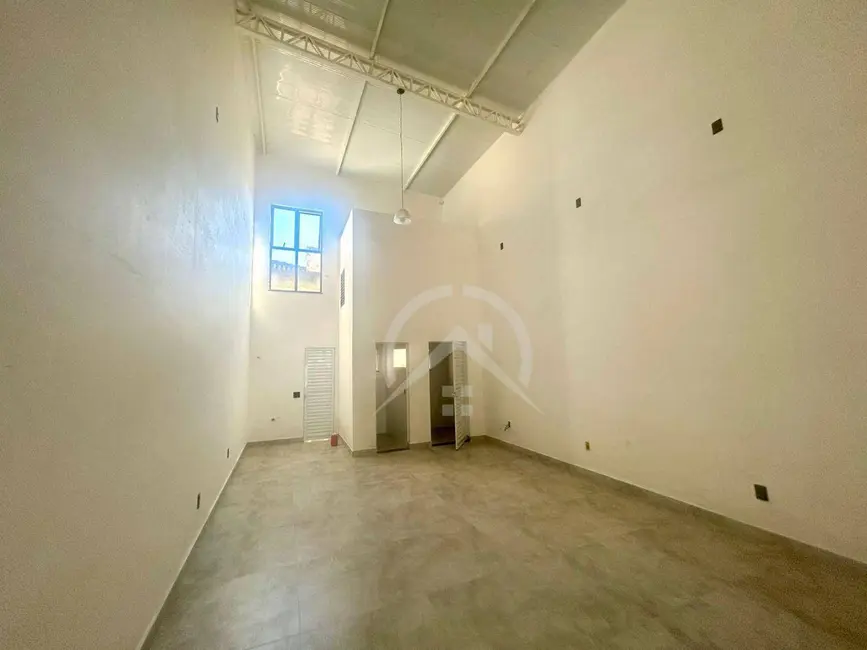 Armazém / Galpão para alugar, 130m2 em Alvinópolis, Atibaia - SP - imagem 6 Foto 6 de Armazém / Galpão para alugar, 130m2 em Alvinópolis, Atibaia - SP