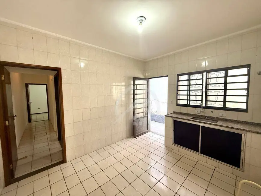 Foto 8 de Casa com 2 quartos à venda, 135m2 em Atibaia - SP