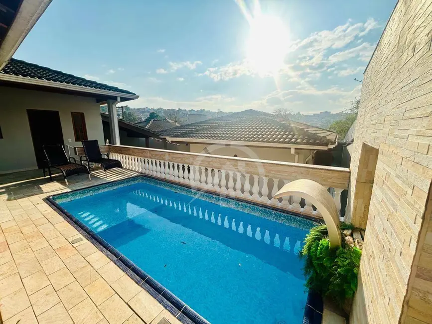 Foto 2 de Casa com 3 quartos à venda, 360m2 em Retiro das Fontes, Atibaia - SP