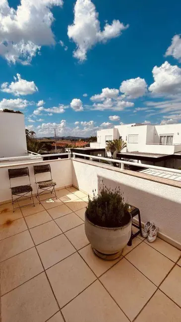 Foto 1 de Sobrado com 4 quartos para alugar, 259m2 em Nova Gardênia, Atibaia - SP