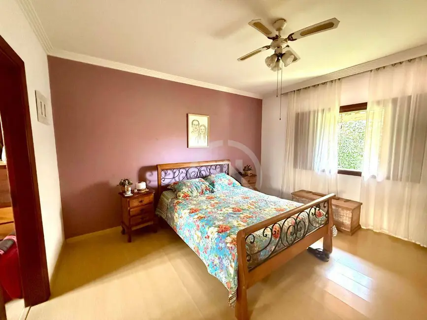 Casa com 3 quartos à venda e para alugar, 869m2 em Loteamento Loanda, Atibaia - SP - imagem 8 Foto 8 de Casa com 3 quartos à venda e para alugar, 869m2 em Loteamento Loanda, Atibaia - SP