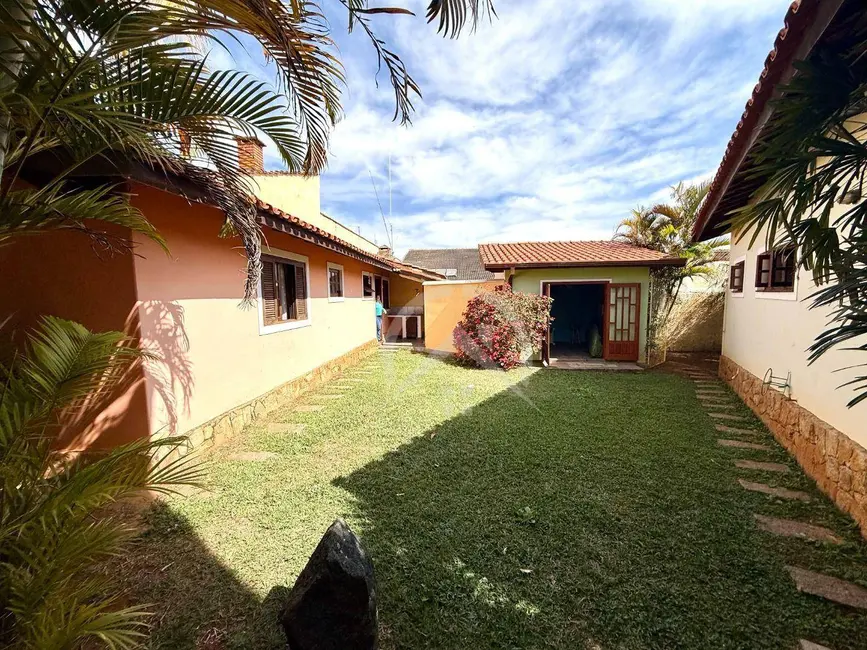 Casa com 3 quartos à venda e para alugar, 869m2 em Loteamento Loanda, Atibaia - SP - imagem 5 Foto 5 de Casa com 3 quartos à venda e para alugar, 869m2 em Loteamento Loanda, Atibaia - SP