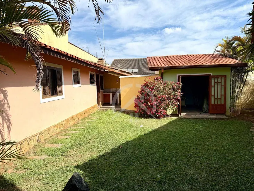 Casa com 3 quartos à venda e para alugar, 869m2 em Loteamento Loanda, Atibaia - SP - imagem 1 Foto 1 de Casa com 3 quartos à venda e para alugar, 869m2 em Loteamento Loanda, Atibaia - SP