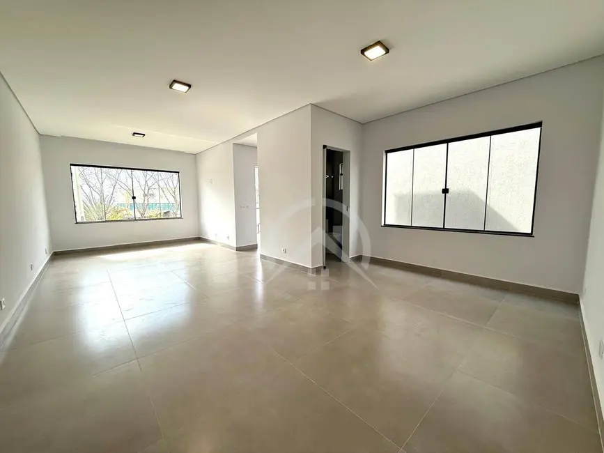 Foto 8 de Sobrado com 3 quartos à venda, 210m2 em Jardim Shangri-Lá, Atibaia - SP