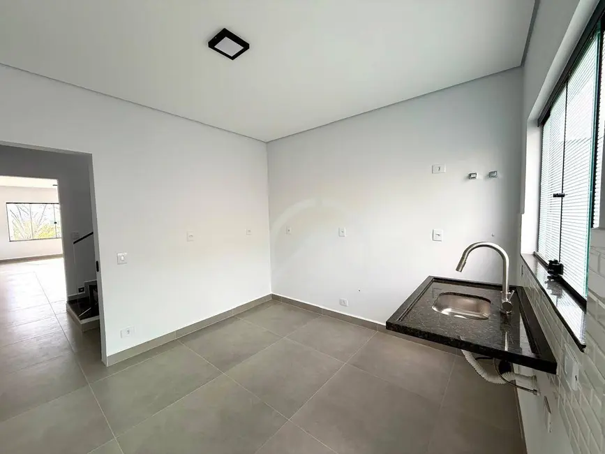 Foto 4 de Sobrado com 3 quartos à venda, 210m2 em Jardim Shangri-Lá, Atibaia - SP