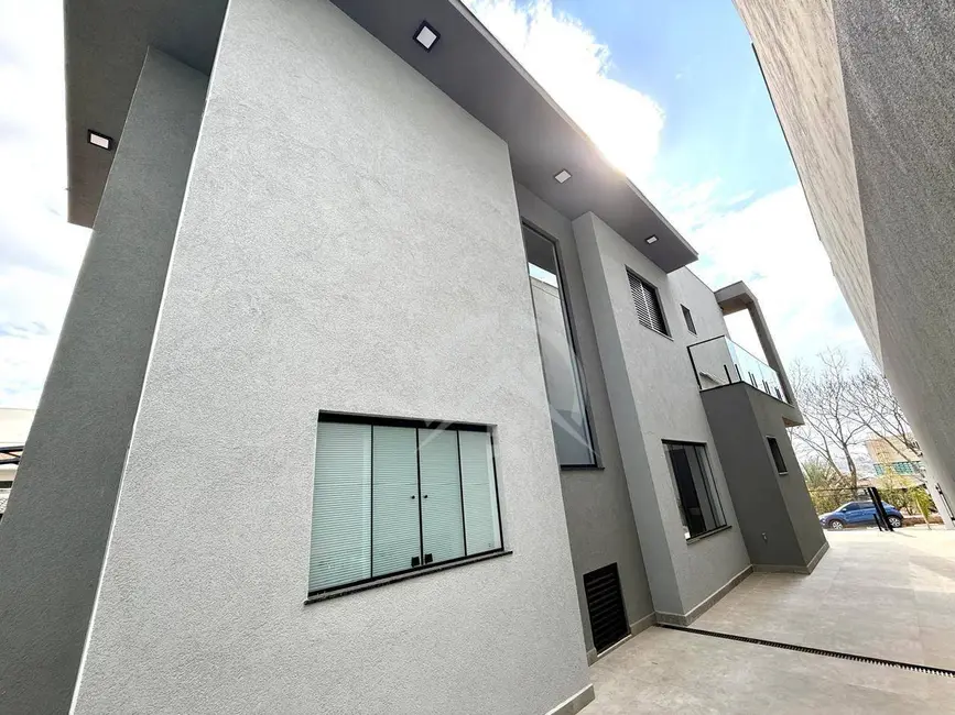 Foto 3 de Sobrado com 3 quartos à venda, 210m2 em Jardim Shangri-Lá, Atibaia - SP