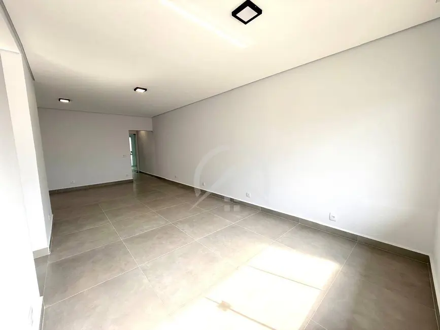 Foto 9 de Sobrado com 3 quartos à venda, 210m2 em Jardim Shangri-Lá, Atibaia - SP