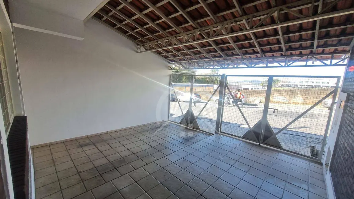 Foto 4 de Sobrado com 4 quartos para alugar, 170m2 em Centro, Atibaia - SP
