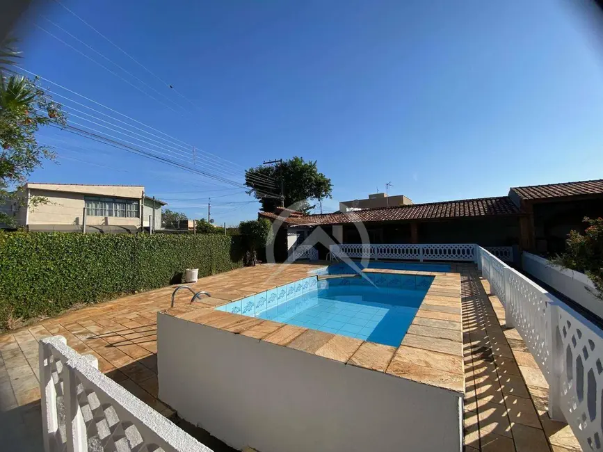 Casa com 3 quartos para alugar, 492m2 em Jardim Alvinópolis, Atibaia - SP - imagem 4 Foto 4 de Casa com 3 quartos para alugar, 492m2 em Jardim Alvinópolis, Atibaia - SP
