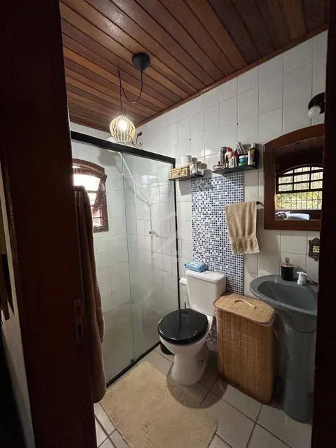 Casa com 3 quartos para alugar, 500m2 em Vila Petrópolis, Atibaia - SP - imagem 2 Foto 2 de Casa com 3 quartos para alugar, 500m2 em Vila Petrópolis, Atibaia - SP