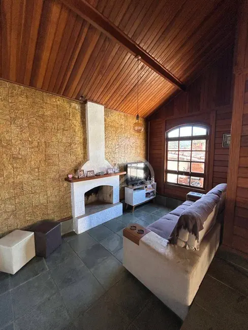 Casa com 3 quartos para alugar, 500m2 em Vila Petrópolis, Atibaia - SP - imagem 9 Foto 9 de Casa com 3 quartos para alugar, 500m2 em Vila Petrópolis, Atibaia - SP