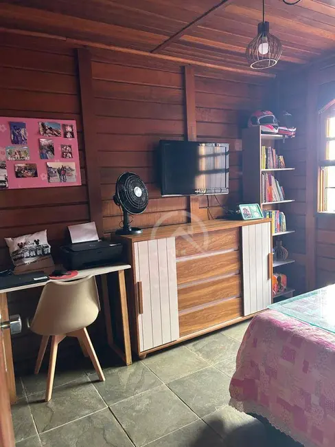 Casa com 3 quartos para alugar, 500m2 em Vila Petrópolis, Atibaia - SP - imagem 5 Foto 5 de Casa com 3 quartos para alugar, 500m2 em Vila Petrópolis, Atibaia - SP