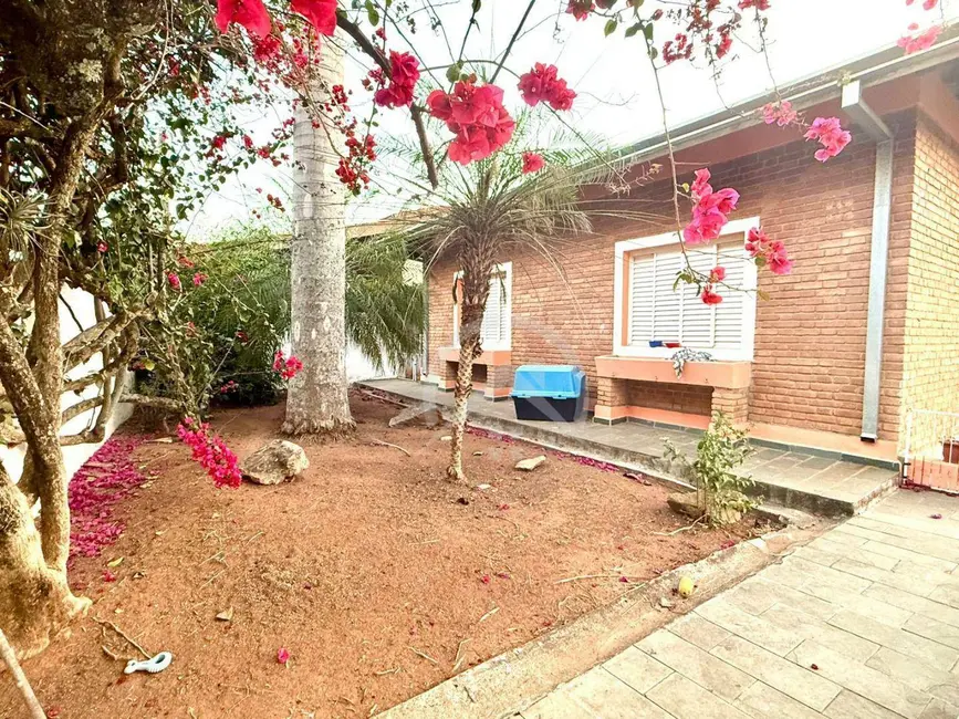 Casa com 4 quartos à venda e para alugar, 750m2 em Atibaia - SP - imagem 6 Foto 6 de Casa com 4 quartos à venda e para alugar, 750m2 em Atibaia - SP