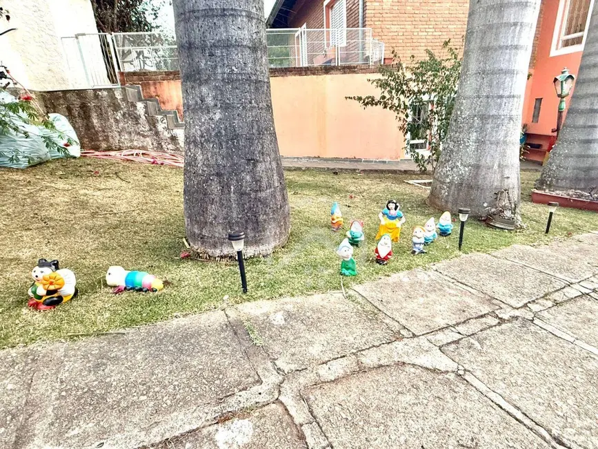 Casa com 4 quartos à venda e para alugar, 750m2 em Atibaia - SP - imagem 2 Foto 2 de Casa com 4 quartos à venda e para alugar, 750m2 em Atibaia - SP