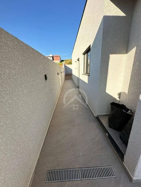 Foto 3 de Casa com 2 quartos à venda, 110m2 em Bom Jesus Dos Perdoes - SP