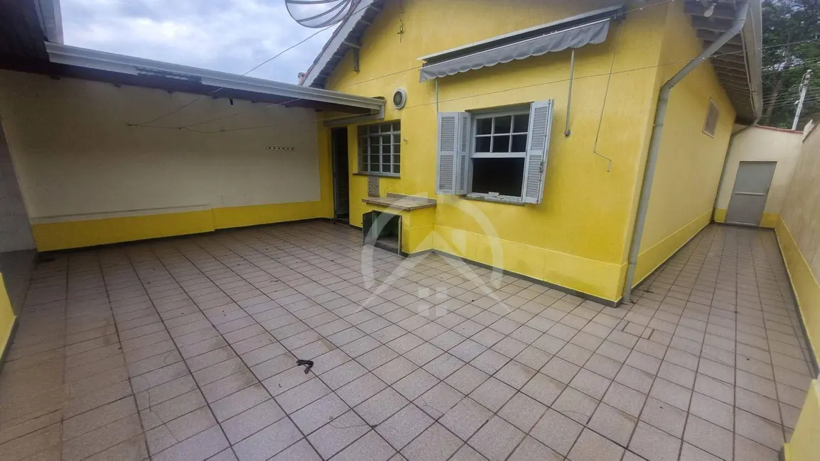 Foto 1 de Casa com 3 quartos para alugar, 190m2 em Centro, Atibaia - SP