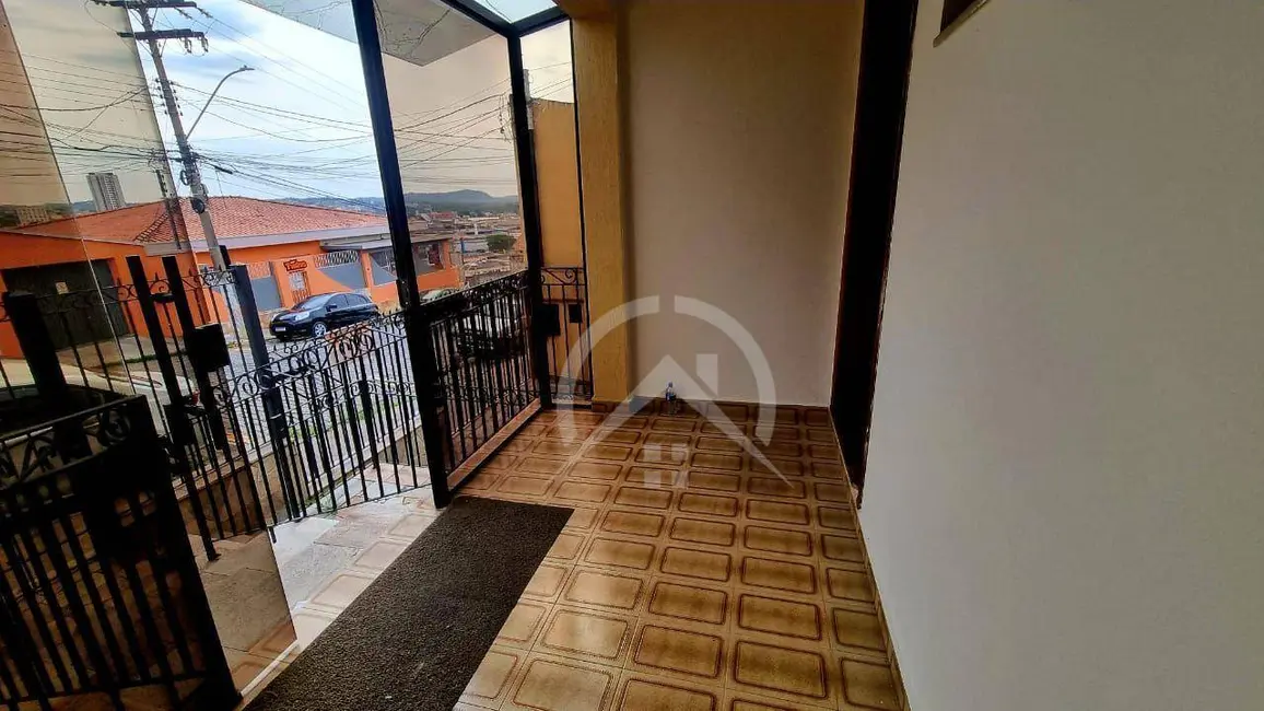 Casa com 3 quartos para alugar, 262m2 em Jardim Brasil, Atibaia - SP - imagem 3 Foto 3 de Casa com 3 quartos para alugar, 262m2 em Jardim Brasil, Atibaia - SP