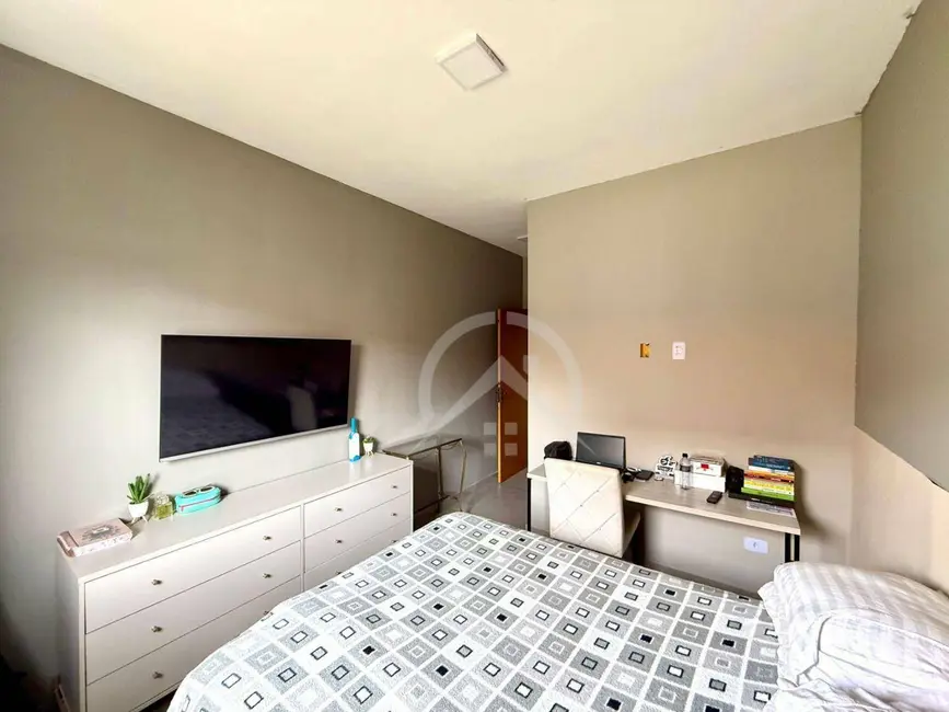 Foto 9 de Casa com 2 quartos à venda, 200m2 em Centro, Bom Jesus Dos Perdoes - SP