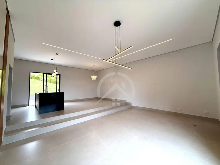 Sobrado com 4 quartos à venda e para alugar, 1100m2 em Atibaia - SP - imagem 3 Foto 3 de Sobrado com 4 quartos à venda e para alugar, 1100m2 em Atibaia - SP