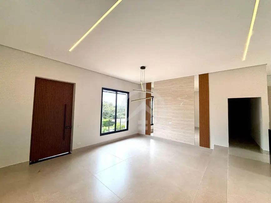 Sobrado com 4 quartos à venda e para alugar, 1100m2 em Atibaia - SP - imagem 2 Foto 2 de Sobrado com 4 quartos à venda e para alugar, 1100m2 em Atibaia - SP