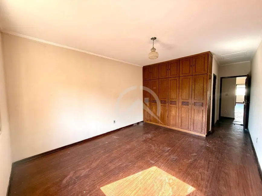 Foto 2 de Sobrado com 7 quartos para alugar, 410m2 em Centro, Atibaia - SP