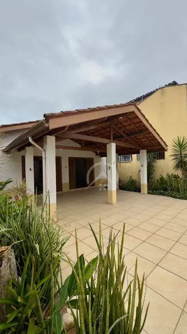 Foto 1 de Casa com 3 quartos à venda, 244m2 em Ubatuba - SP