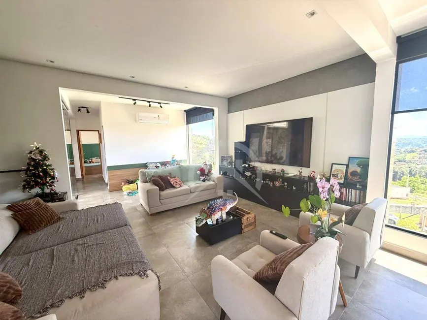 Foto 2 de Sobrado com 5 quartos à venda, 400m2 em Jardim Estância Brasil, Atibaia - SP