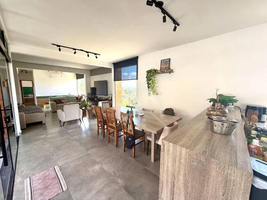 Foto 4 de Sobrado com 5 quartos à venda, 400m2 em Jardim Estância Brasil, Atibaia - SP