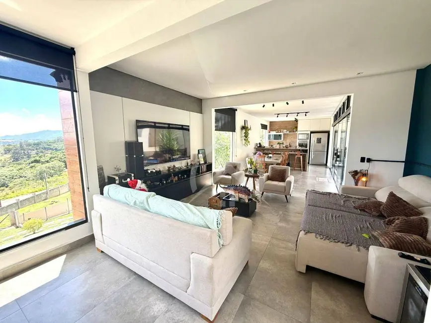 Foto 6 de Sobrado com 5 quartos à venda, 400m2 em Jardim Estância Brasil, Atibaia - SP