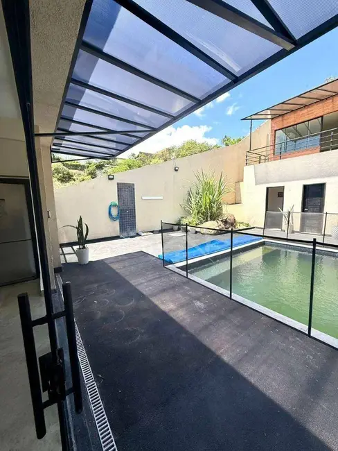 Foto 3 de Sobrado com 5 quartos à venda, 400m2 em Jardim Estância Brasil, Atibaia - SP