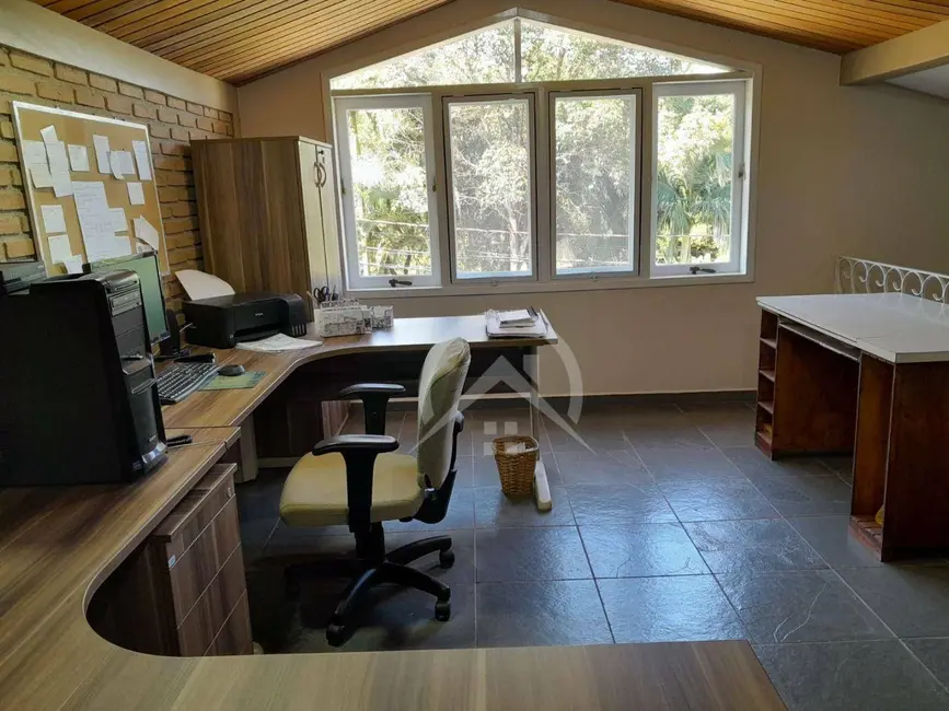 Sobrado com 3 quartos à venda, 702m2 em Parque Arco Iris, Atibaia - SP - imagem 4 Foto 4 de Sobrado com 3 quartos à venda, 702m2 em Parque Arco Iris, Atibaia - SP