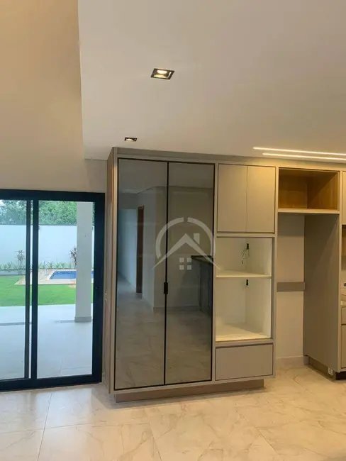 Sobrado com 3 quartos à venda, 350m2 em Rio Abaixo, Atibaia - SP - imagem 2 Foto 2 de Sobrado com 3 quartos à venda, 350m2 em Rio Abaixo, Atibaia - SP