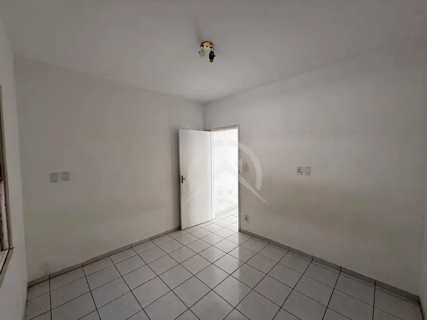 Foto 3 de Casa com 2 quartos para alugar, 150m2 em Alvinópolis, Atibaia - SP